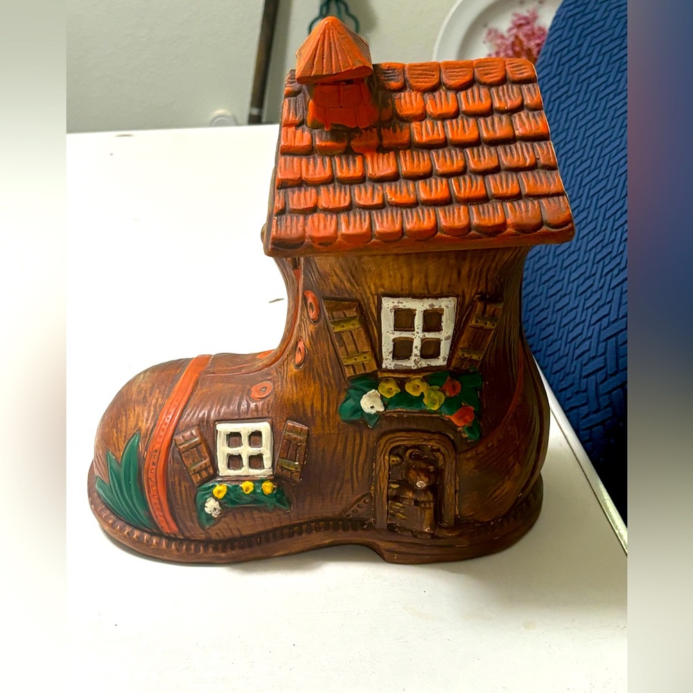 Vintage Cookie Jar Old Woman In Shoe USA Ceramic Hand-painted Original Boot